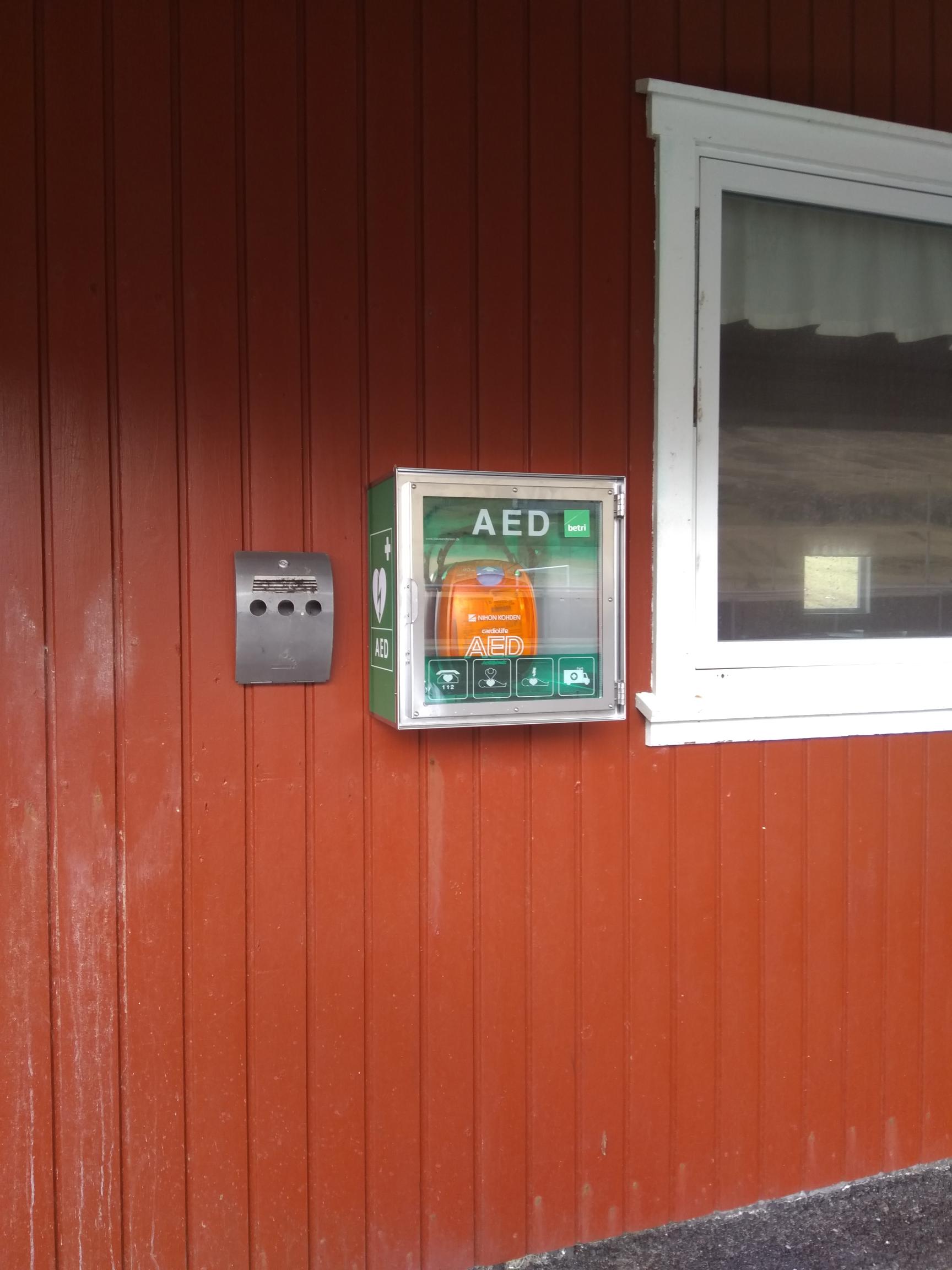 Ítróttarhøllin á Eiðinum, uttandura