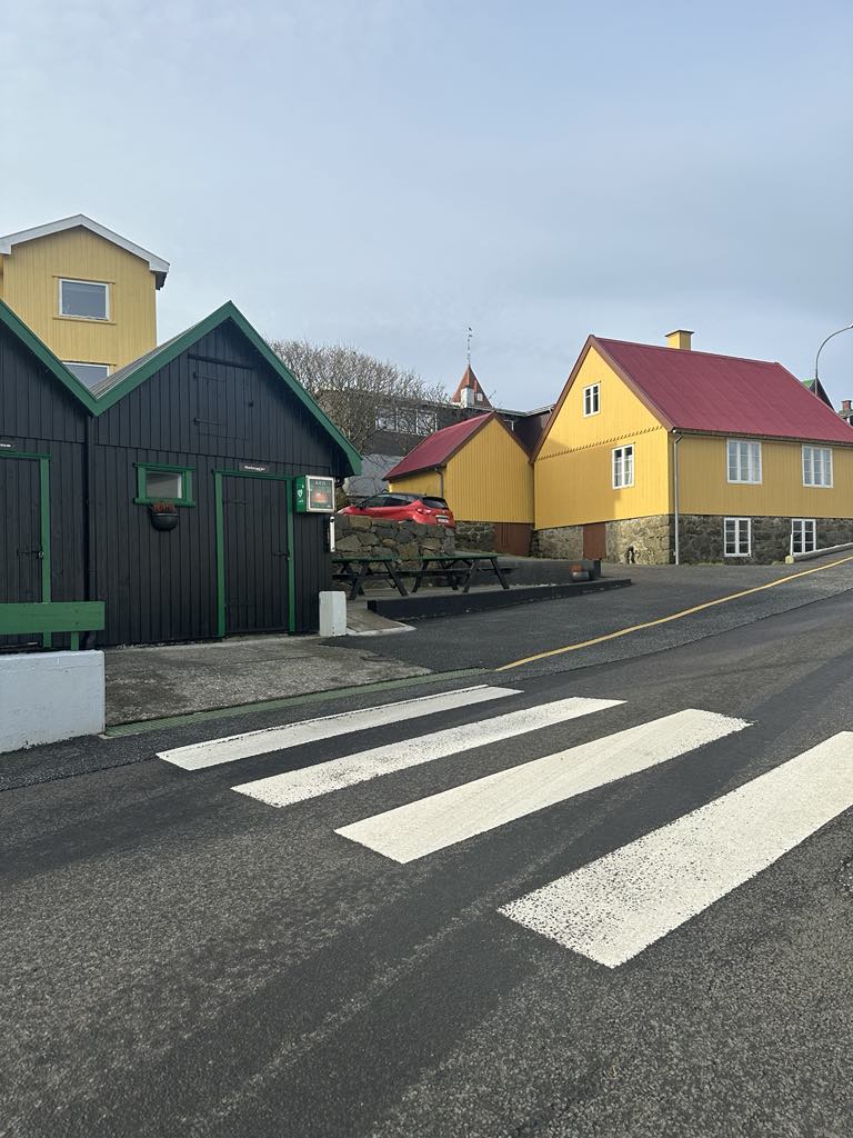 Yvirav Kommunuskrivstovuni á Tormansvegi 12